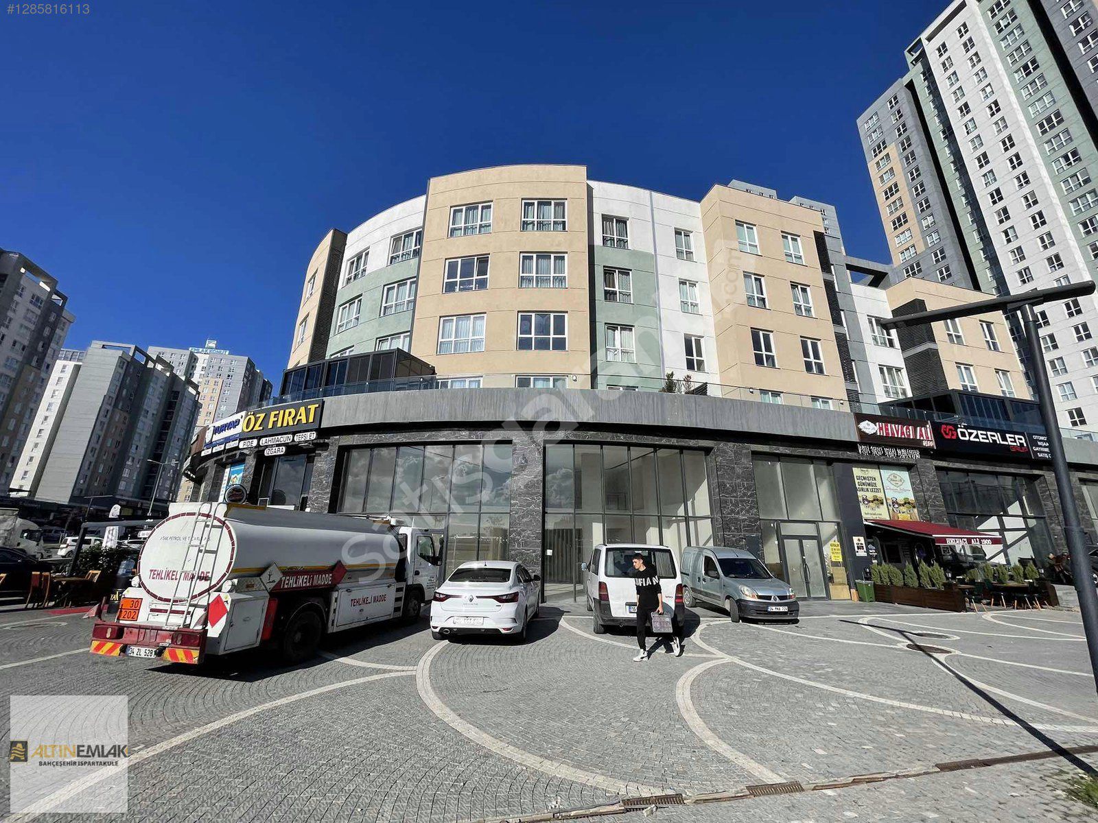 Ispartakule'nin En iyi - Kupon 250m2 Köşe-Vitrin Satılık Dükkanı