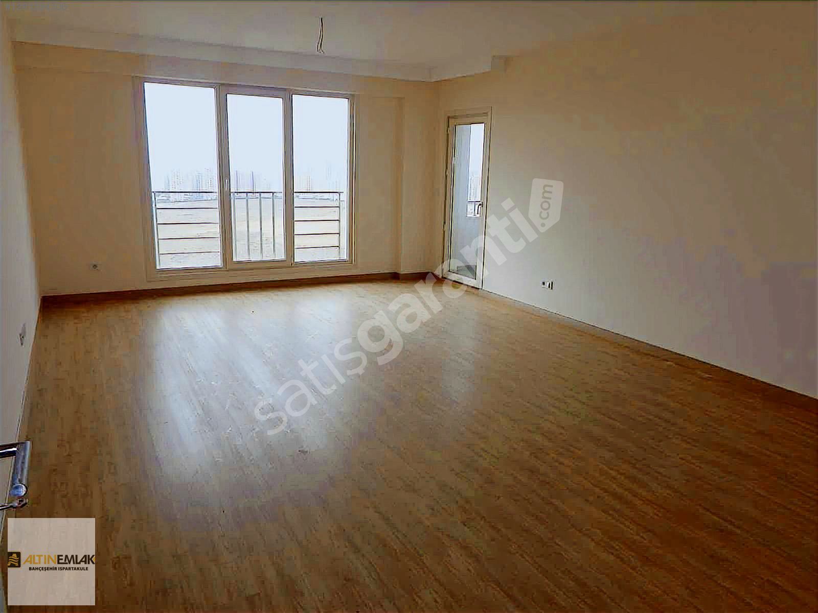 *Yeni*Banu Evleri 1 Ispartakule'de Satılık 3+1 Fırsat Daire! **