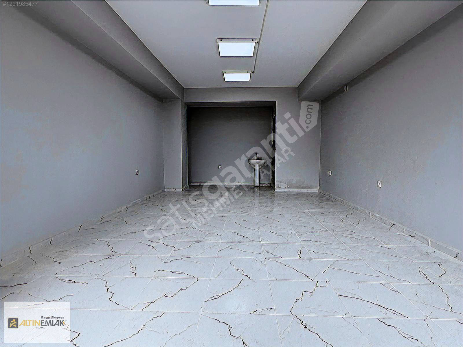 Bağcılar Kirazlı'da Cadde Üstü Kiralık 40m² Dükkan