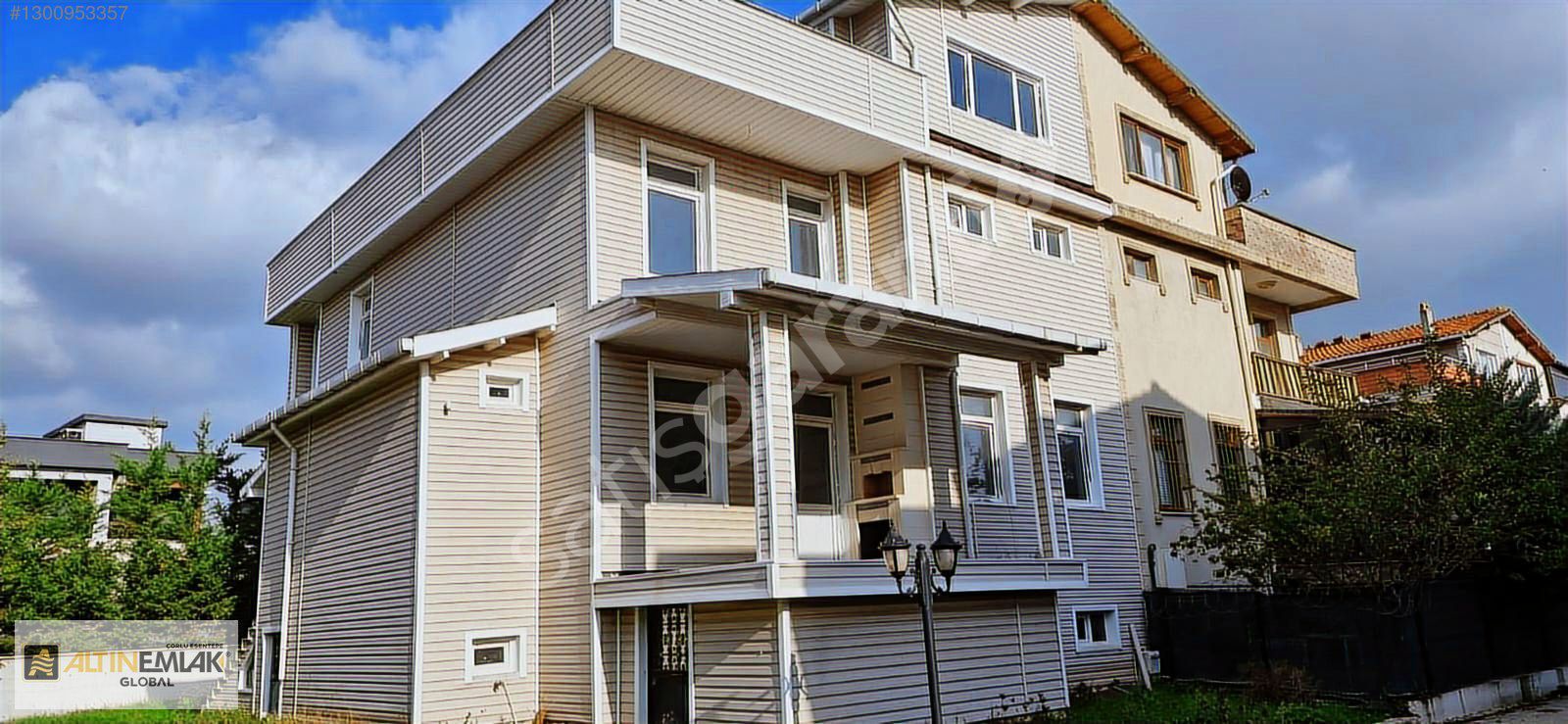 ÖNERLERDE TRAKYA KOLEJİ KARŞISINDA İÇİ NATAMAM 7+1 VİLLA