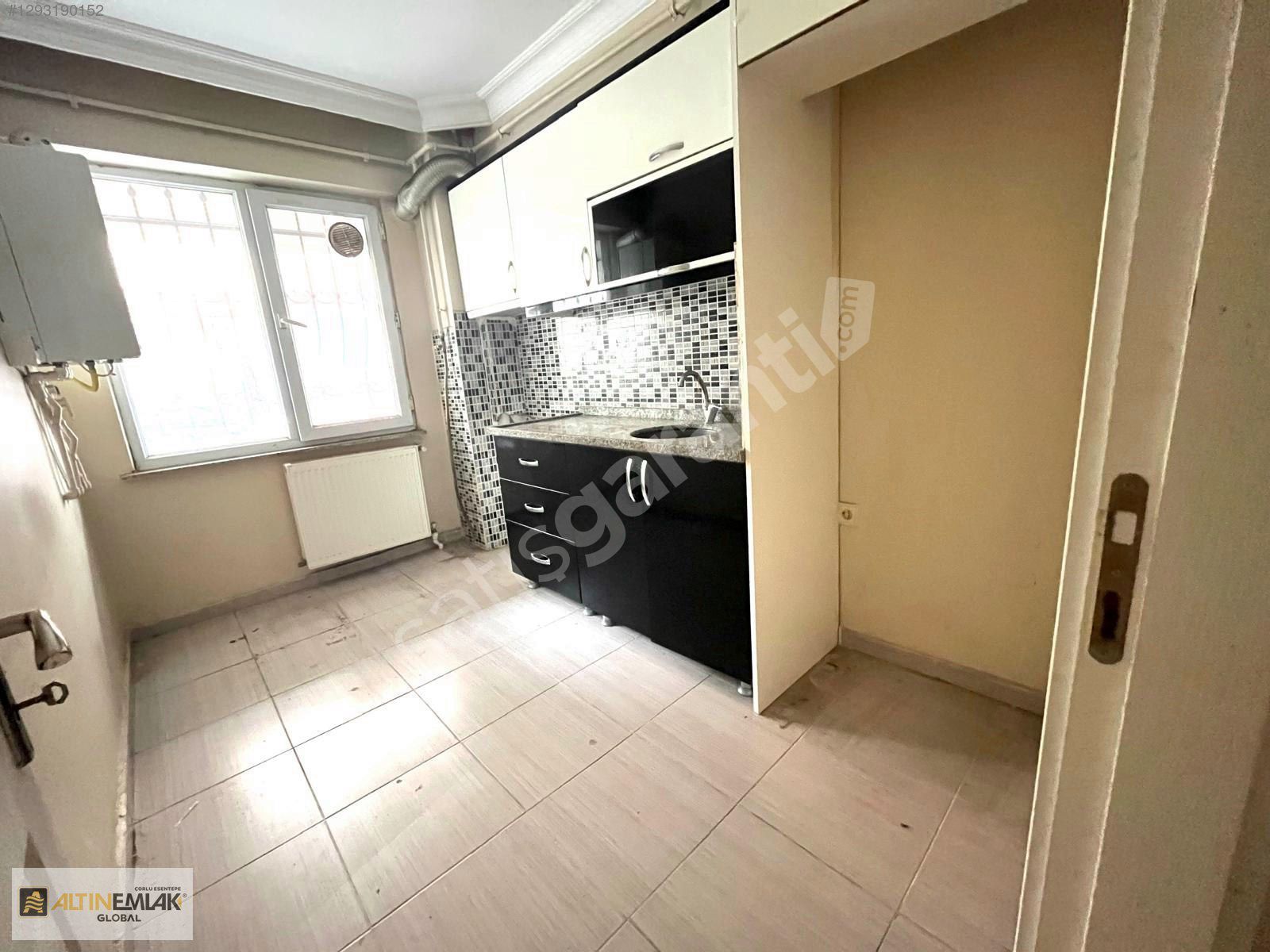 NUSRATİYE MAH. MERKEZİ KONUMDA ACİL SATILIK 2+1