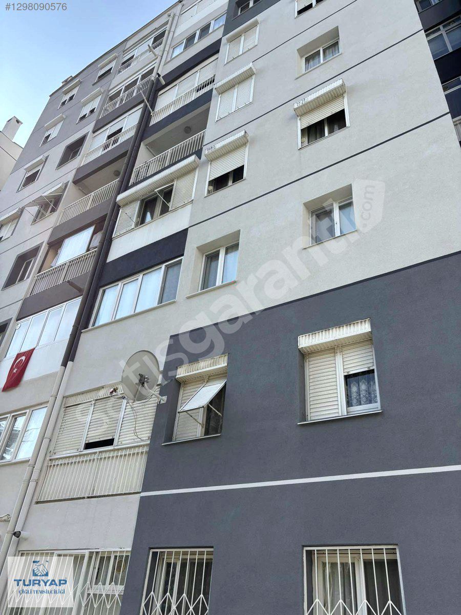 Çiğli Egekent Çağdaş Mahallesi'nde Kiralık 3+1 Daire