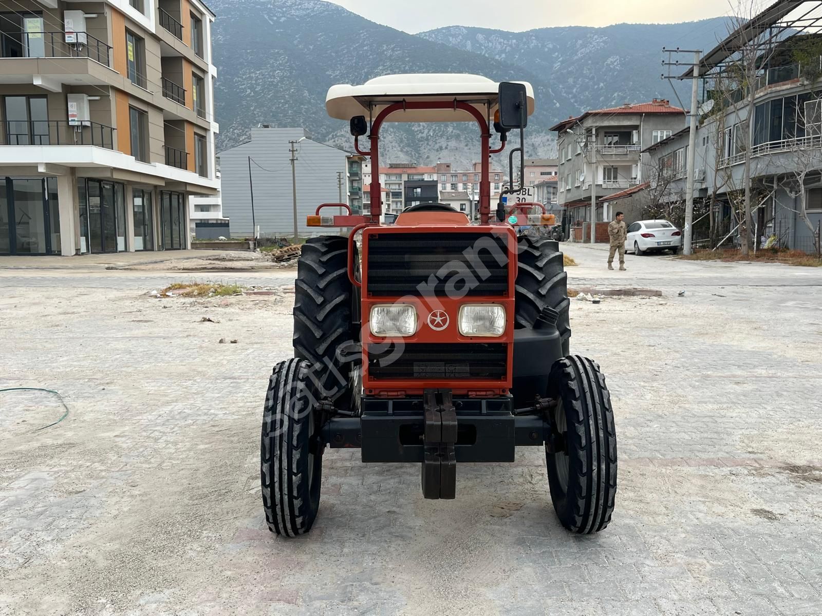 2011 MODEL TÜMOSAN 4050 BAKIMLI TRAKTÖR