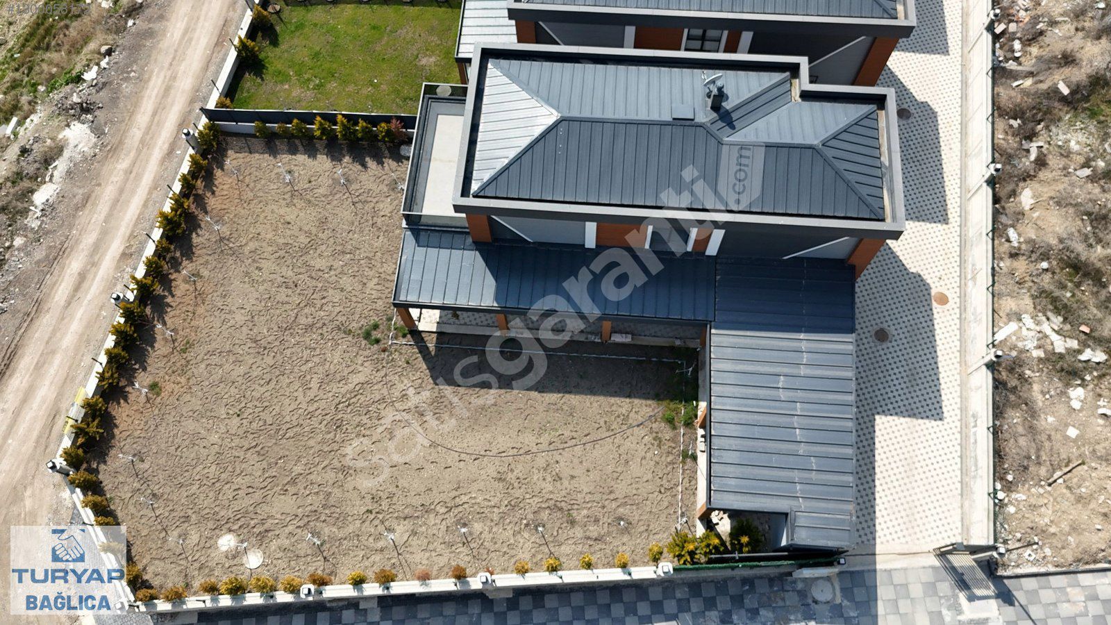 BAĞLICA DA BAĞIMSIZ GENİŞ BAHÇELİ 4+1 VİLLA