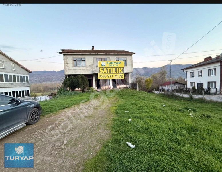 BAHÇELİ MÜSTAKİL SATILIK BİNA.