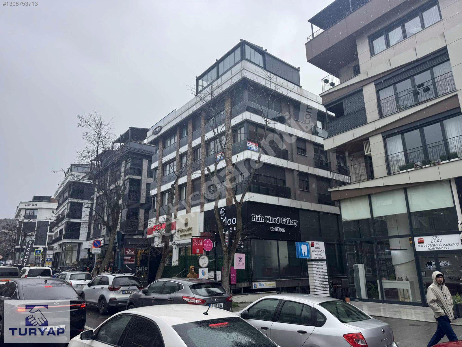 ACIBADEM CADDESİNDE; YANDAN BİNA GİRİŞİYLE AYNI, 23m2 DÜKKAN