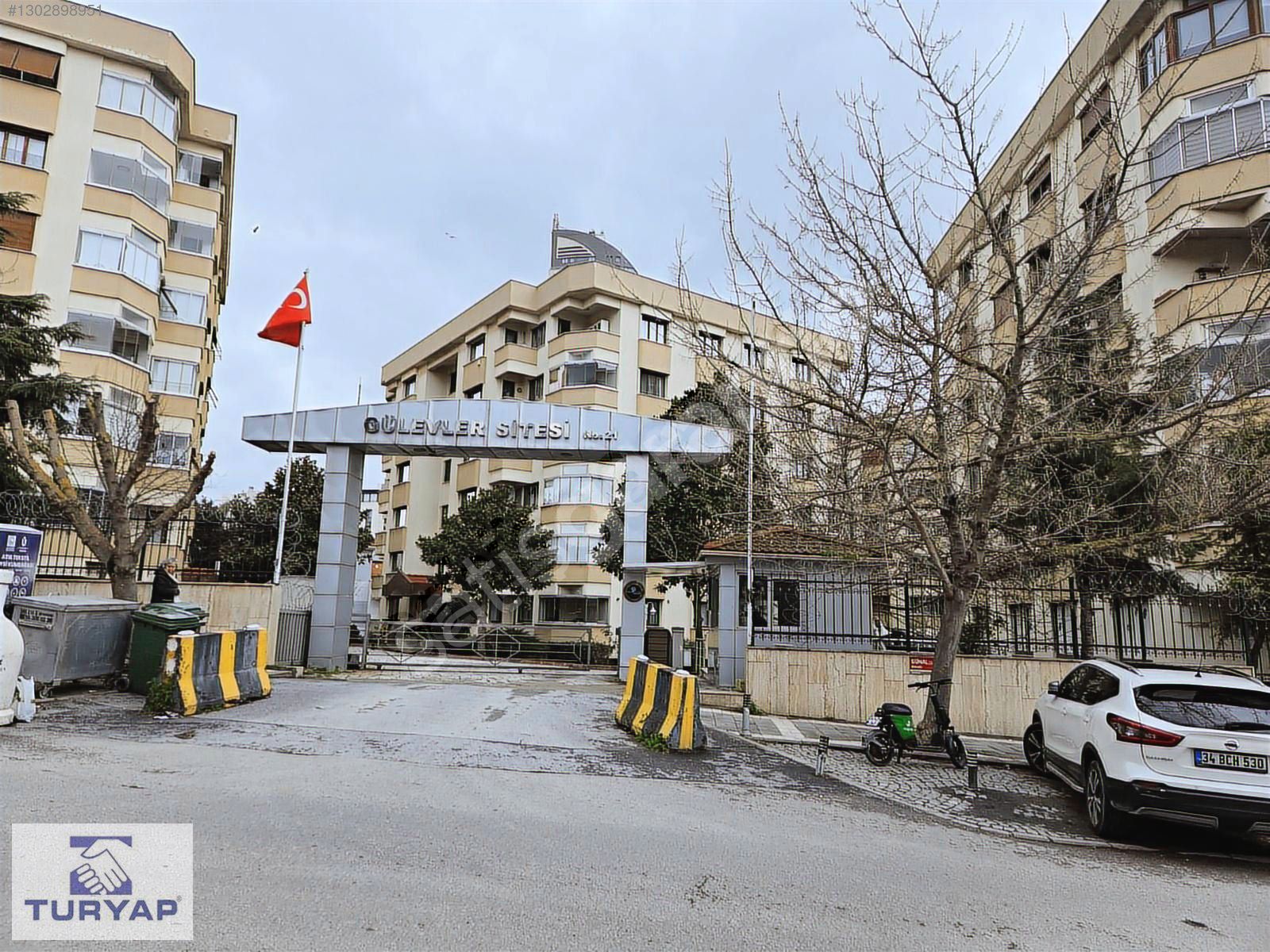 ACIBADEMDE GÜLEVLER SİTESİNDE 1+1 BOŞ TEMİZ KİRALIK DAİRE...