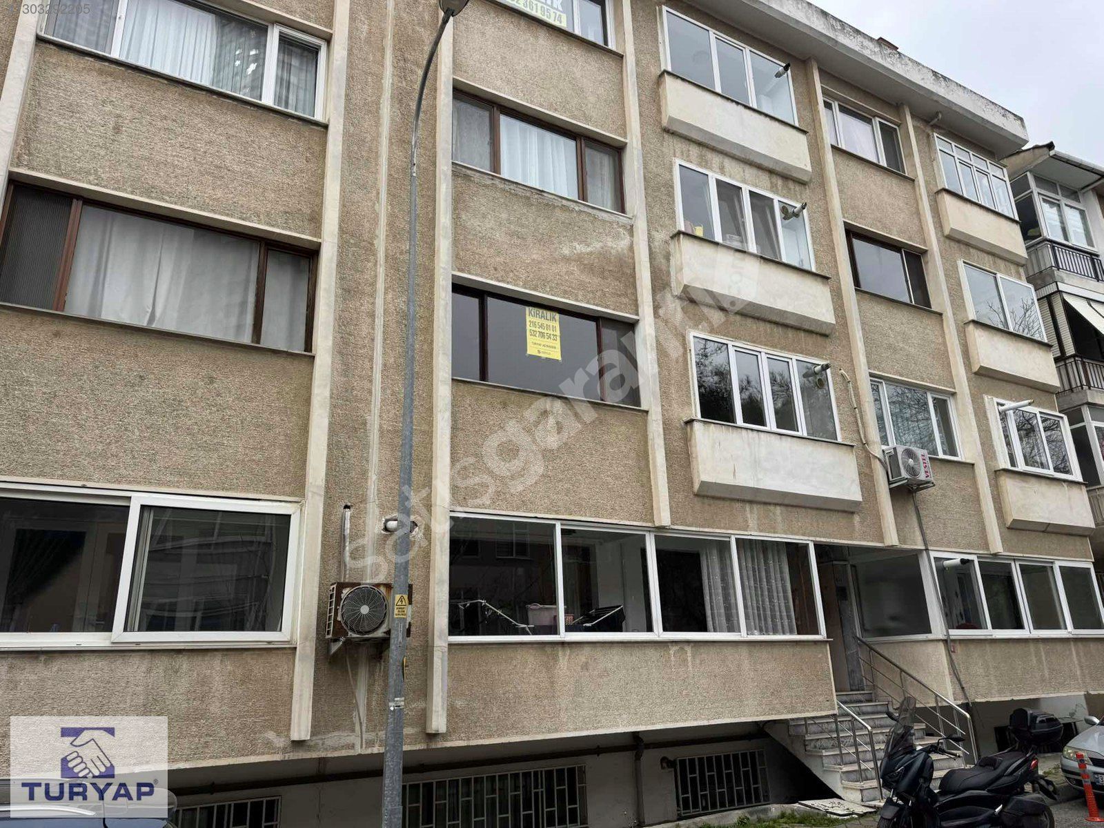 ACIBADEM VALİEVLER'DE; AKASYA AVM YANI; ÜÇ ODASI DA GENİŞ, 3+1