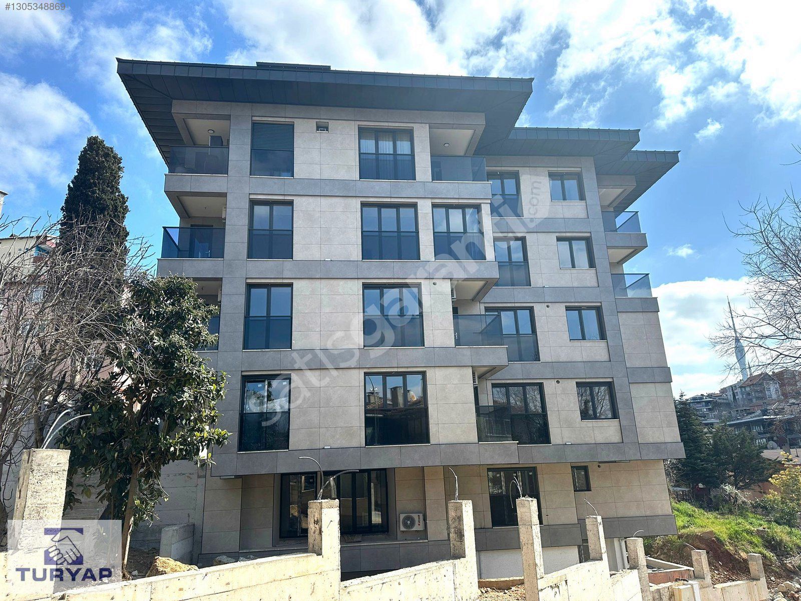 ÜSKÜDAR BURHANİYE MH. SATILIK 2+1 ARAKAT DAİRE