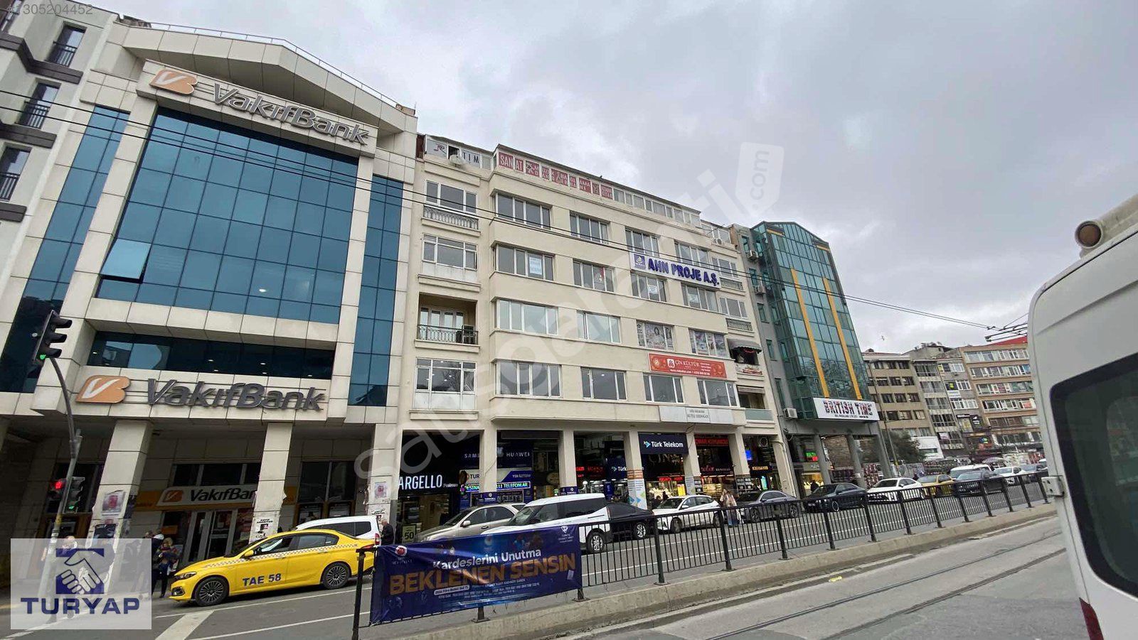 KADIKÖY'ÜN MERKEZİNDE TABELA DEĞERİ OLAN 110 M2 İŞ YERİ