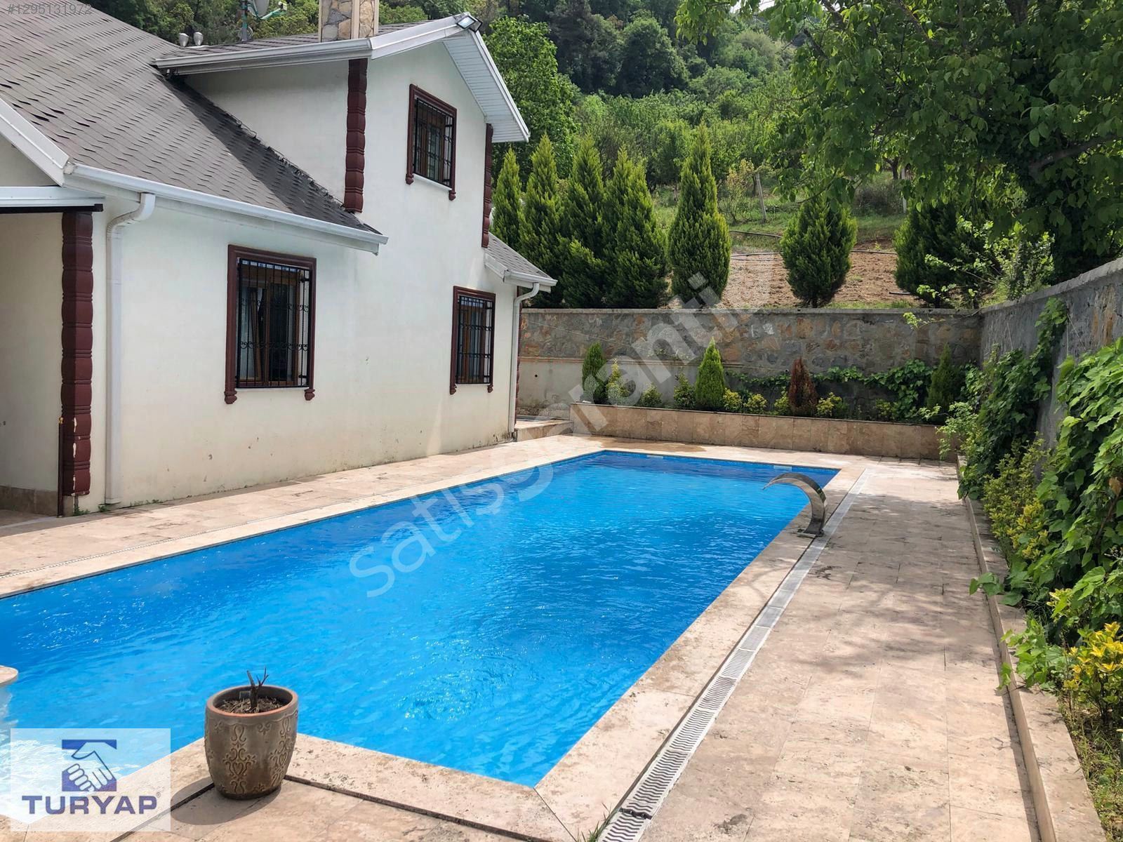 SAKARYA GEYVE'DE HAVUZLU BAHÇELİ 5+1 SATILIK MÜSTAKİL EV