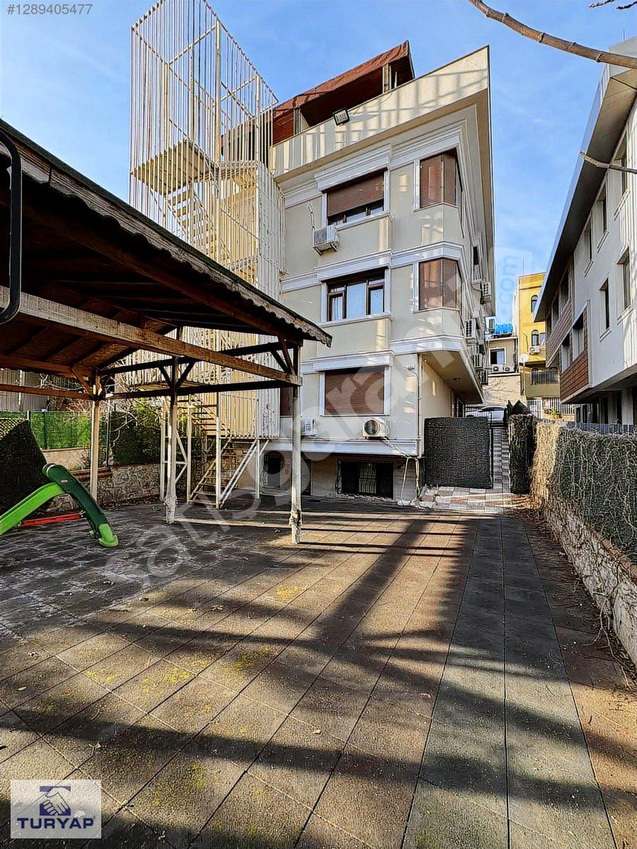 KOŞUYOLU'NUN EN GÜZEL SOKAĞINDA; ÖZEL TERAS ALANLI,BAHÇE DUBLEKS