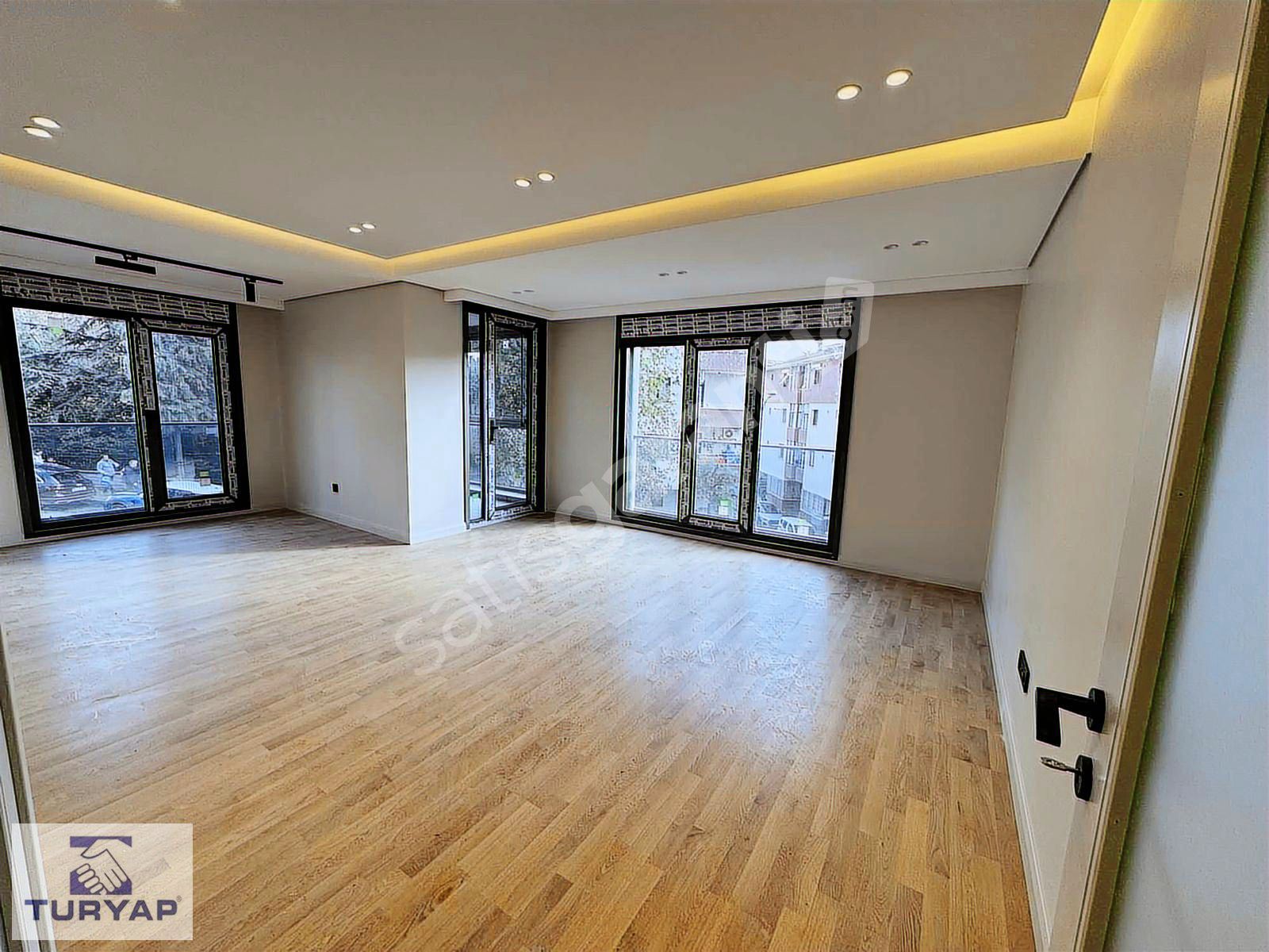 YENİ VALİDEBAĞ SİTESİNDE SIFIR KULLANIŞLI 3+1