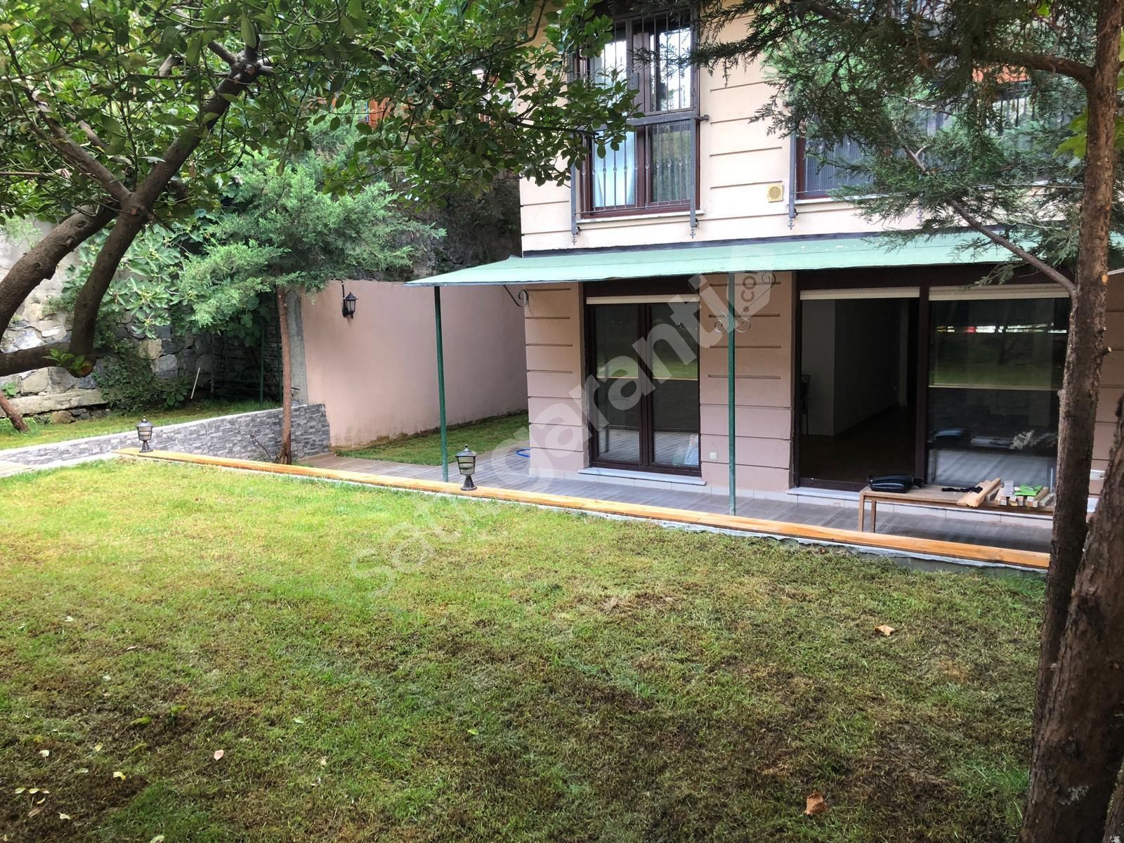 BEŞİKTAŞ ÇARŞI'DA 150M2 MÜSTAKİL BAHÇELİ 2+1 DAİRE