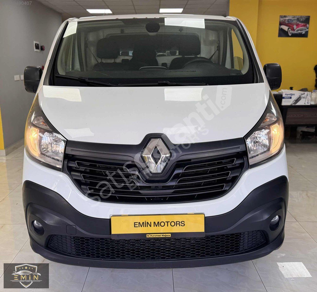 Emin Motors'dan Tramersiz Boyasız Reno Traffic %20 Faturalı