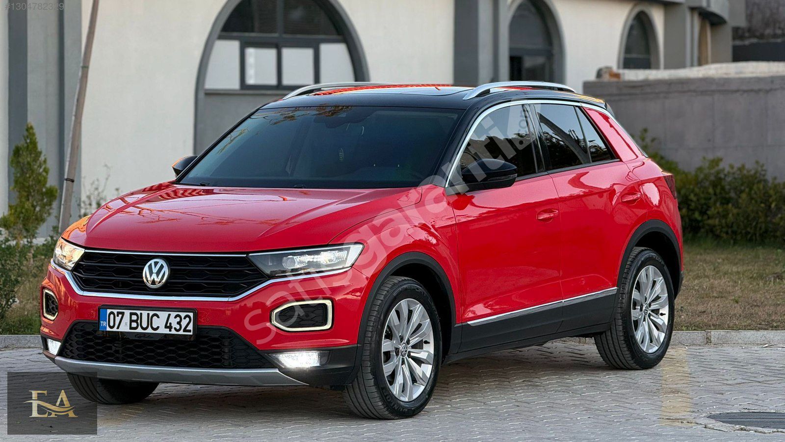 EMİN AYIK OTOMOTİV DEN CAM TAVANLI HATASIZ BOYASIZ T-ROC