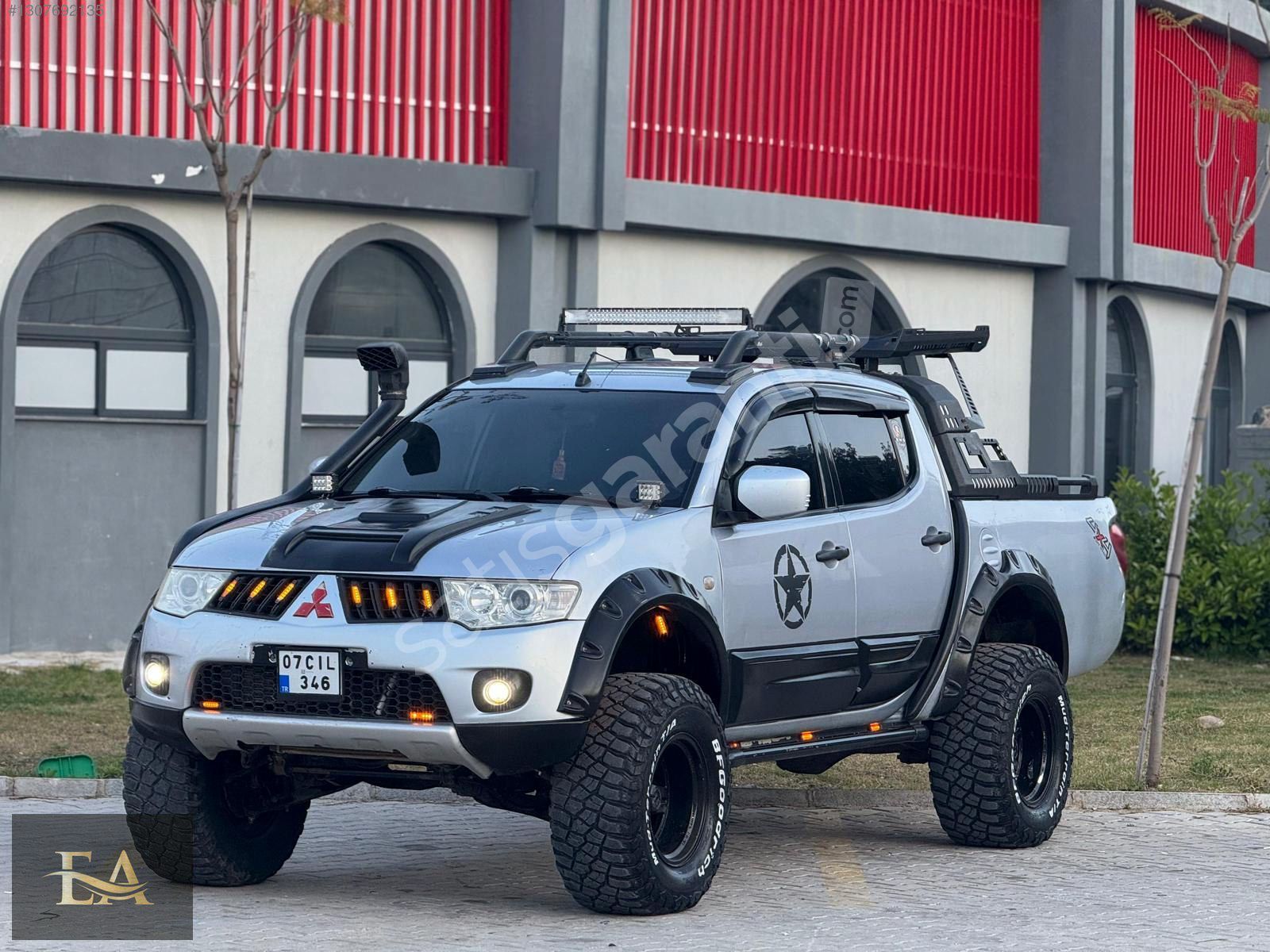 EMİN AYIK OTOMOTİV DEN FULL DONANIMLI L200 4*4