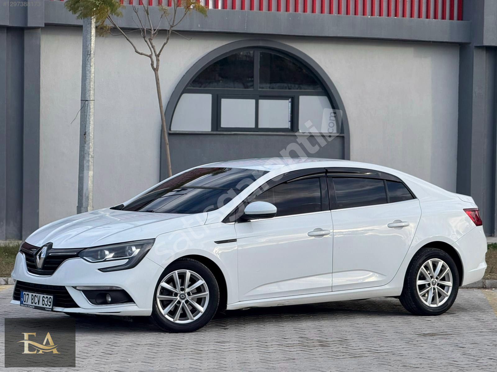 EMİN AYIK OTOMOTİV DEN RENAULT MEGANE TOUCH OTOMATİK