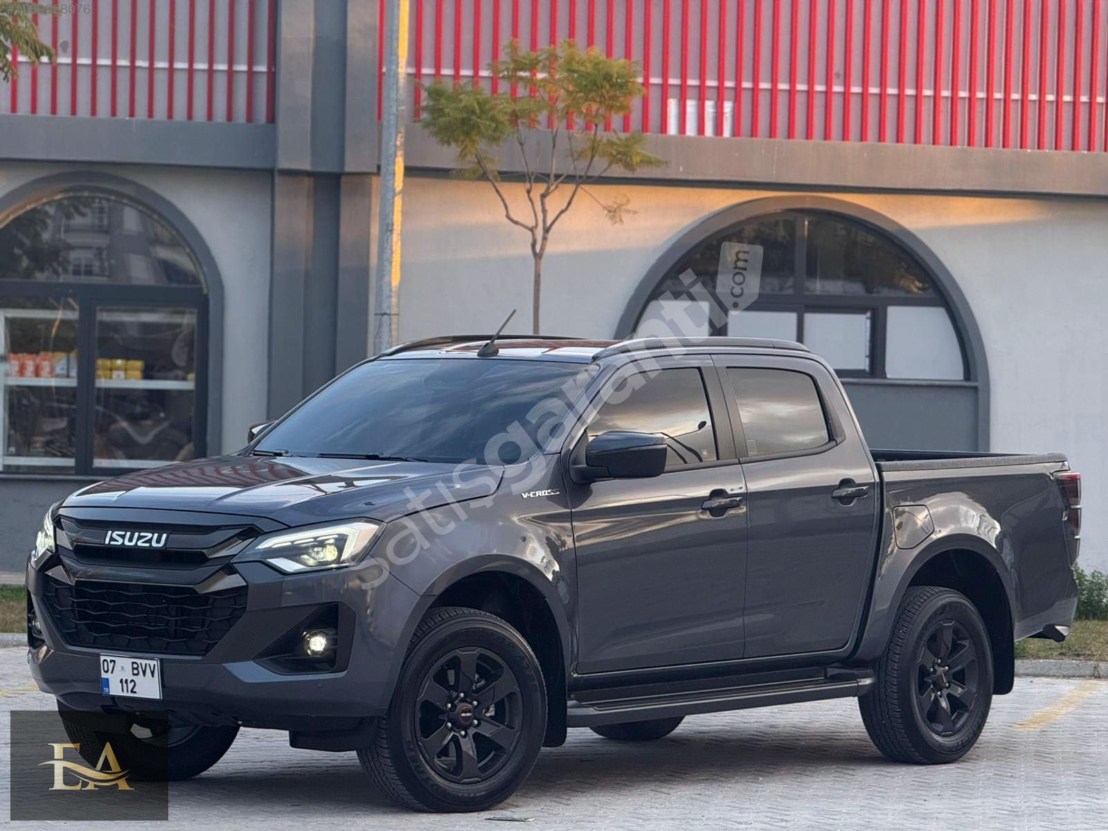 EMİN AYIK OTOMOTİV DEN ISIZU D MAX YENİ KASA 4X4HATASIZ BOYASIZ