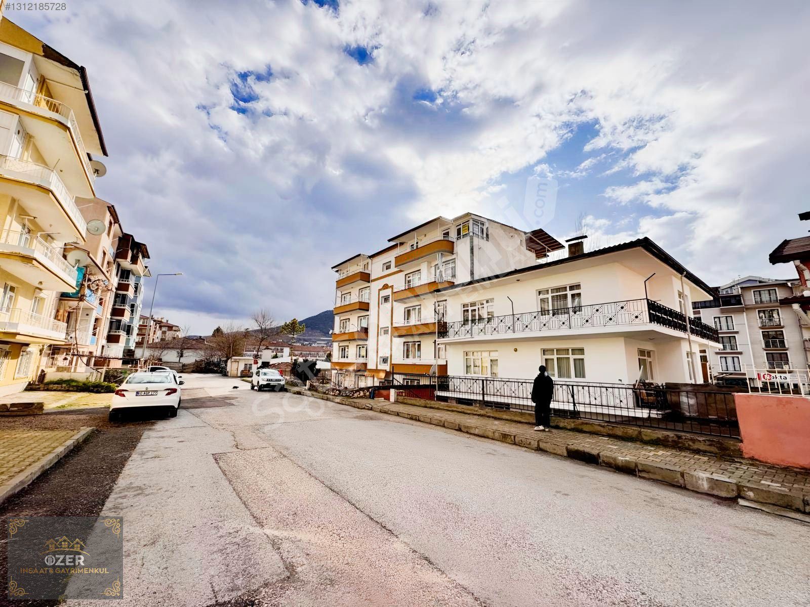 MERKEZ PLEVNE LİSESİ ve AVARA TEPESİNİN YANINDA TERASLI 2+0