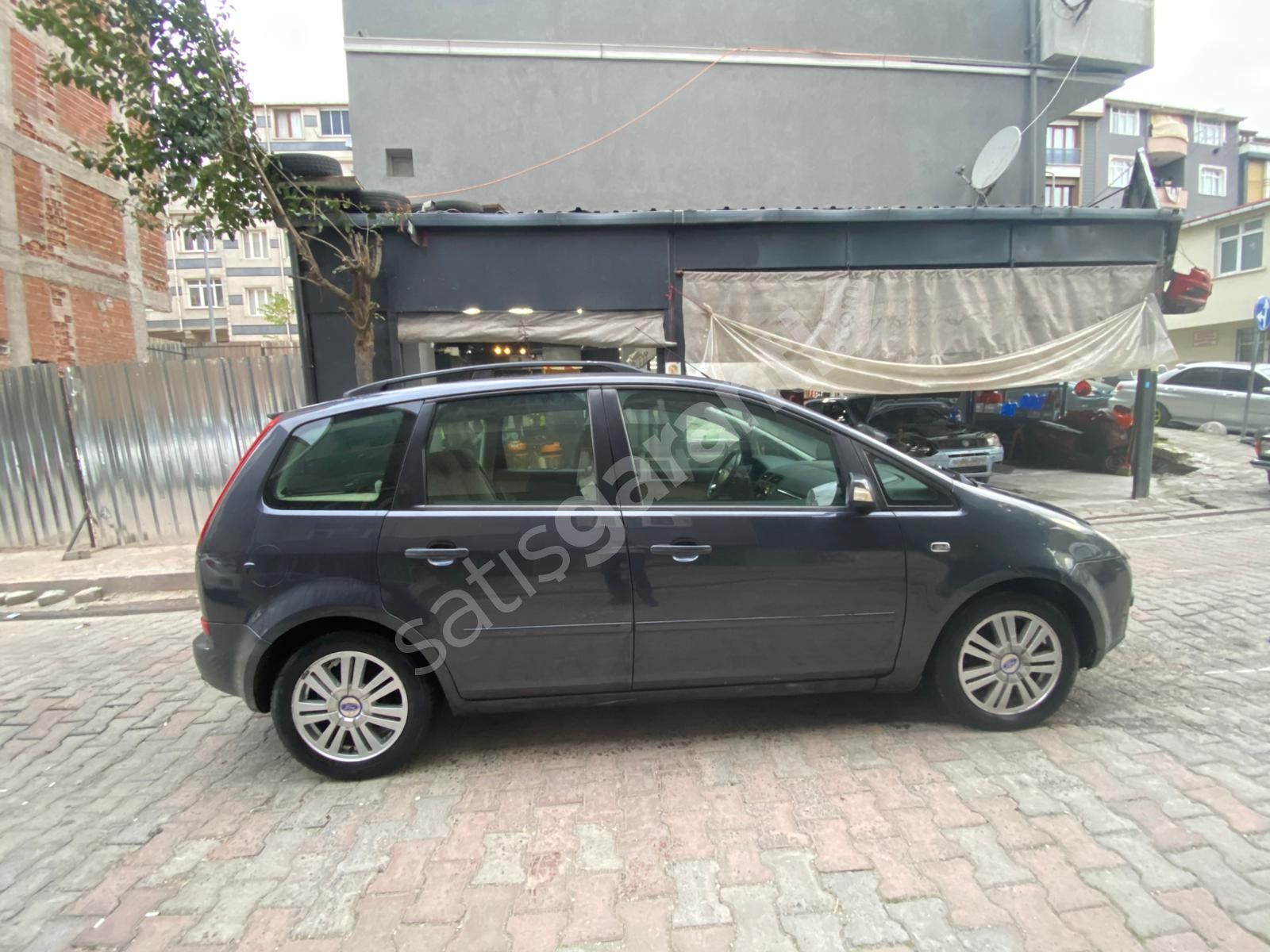 AZZ MOTORS’TAN FORD FOCUS C-MAX GHIA 1.6 TDCI OTOMATİK SUNROOF’LU TEMİZ AİLE ARACI
