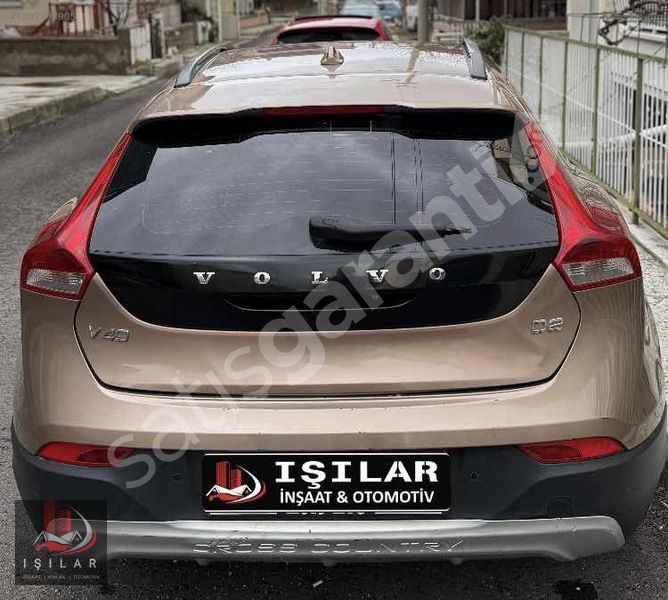 HATASIZ BAKIMLI VOLVO V40 CROSS COUNTRY MAKAM ARABASI