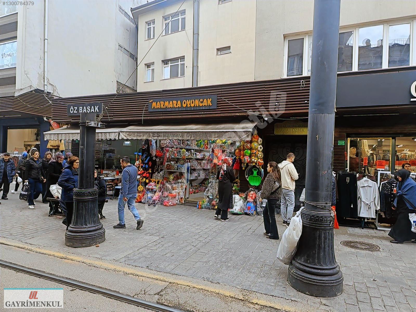 Bursa'nın merkezi Cumhuriyet Caddesinde Satılık Prestijli Dükkan