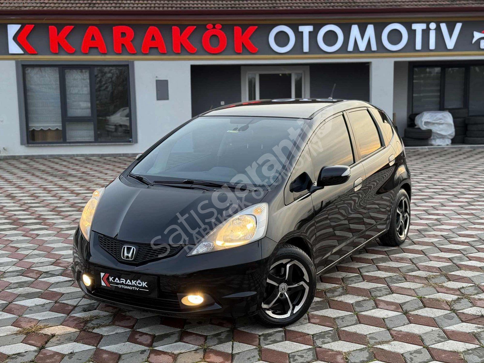 -KARAKÖK-HATASIZ DEĞİŞENSİZ CAM TAVAN OTOMATİK HONDA JAZZ