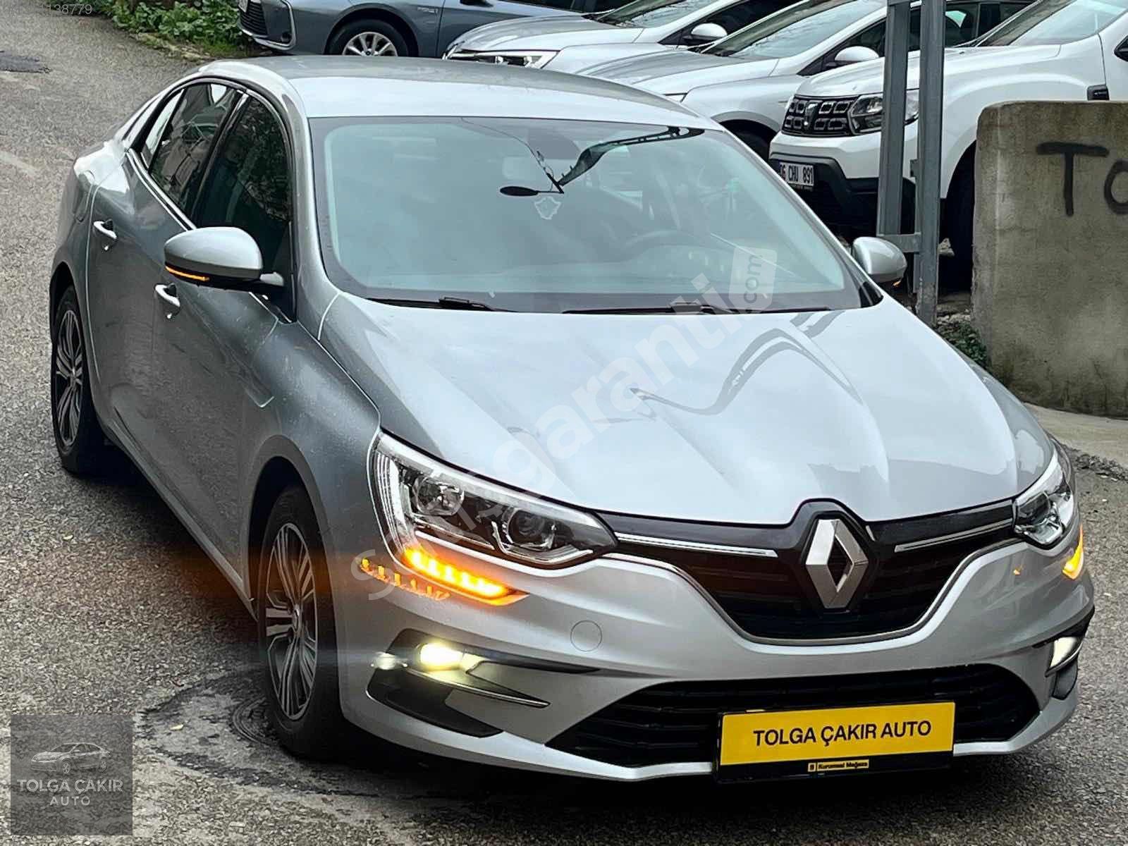35-BINDE-TRAMERSİZ-2024-MODEL-1.3-TCE-TOUCH-140-BEYGİR-MEGANE