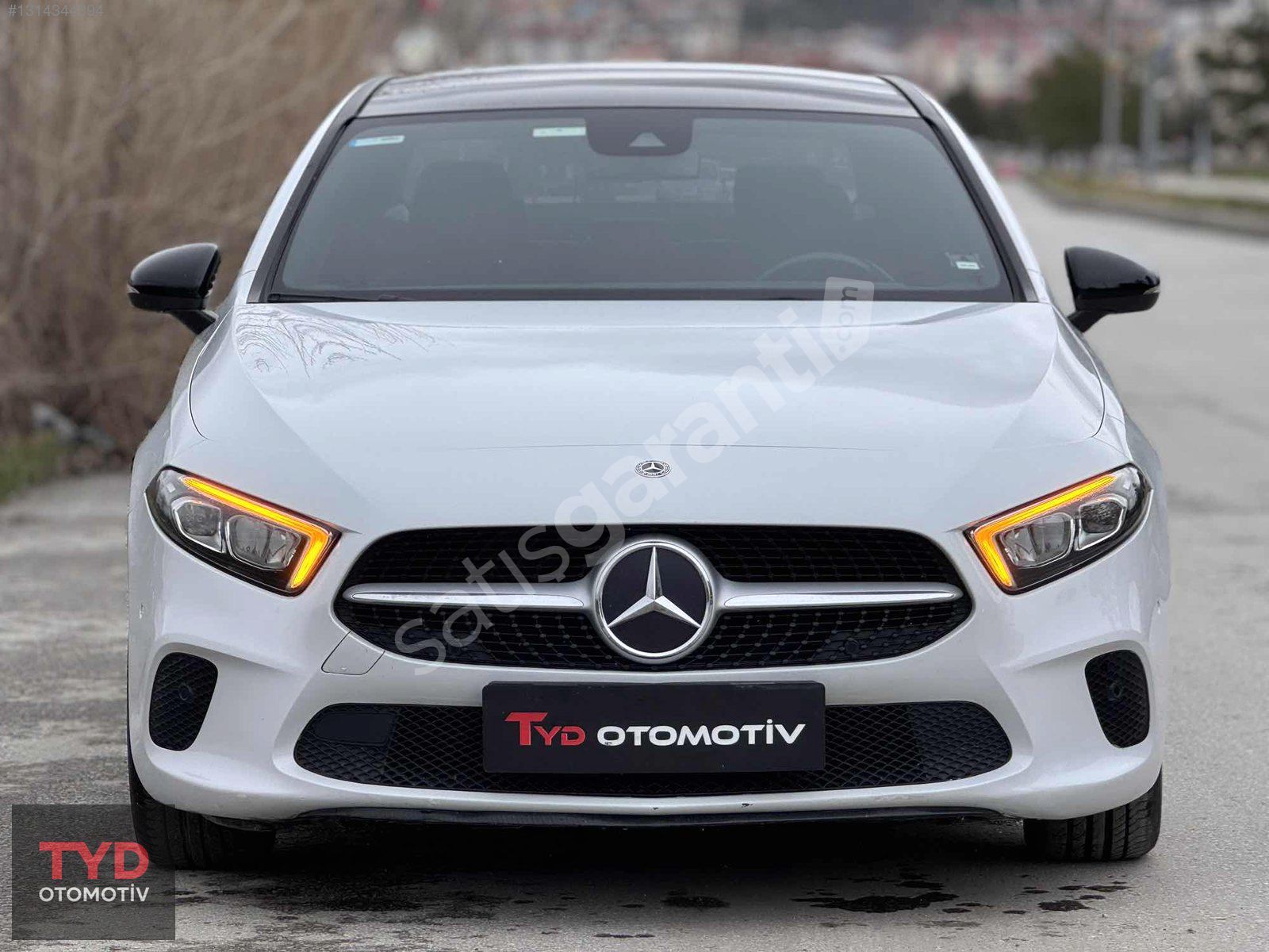1,99 ORAN HATASIZ CAM TAVAN A180D BLACKART+EDITION KARTA TAKSİT