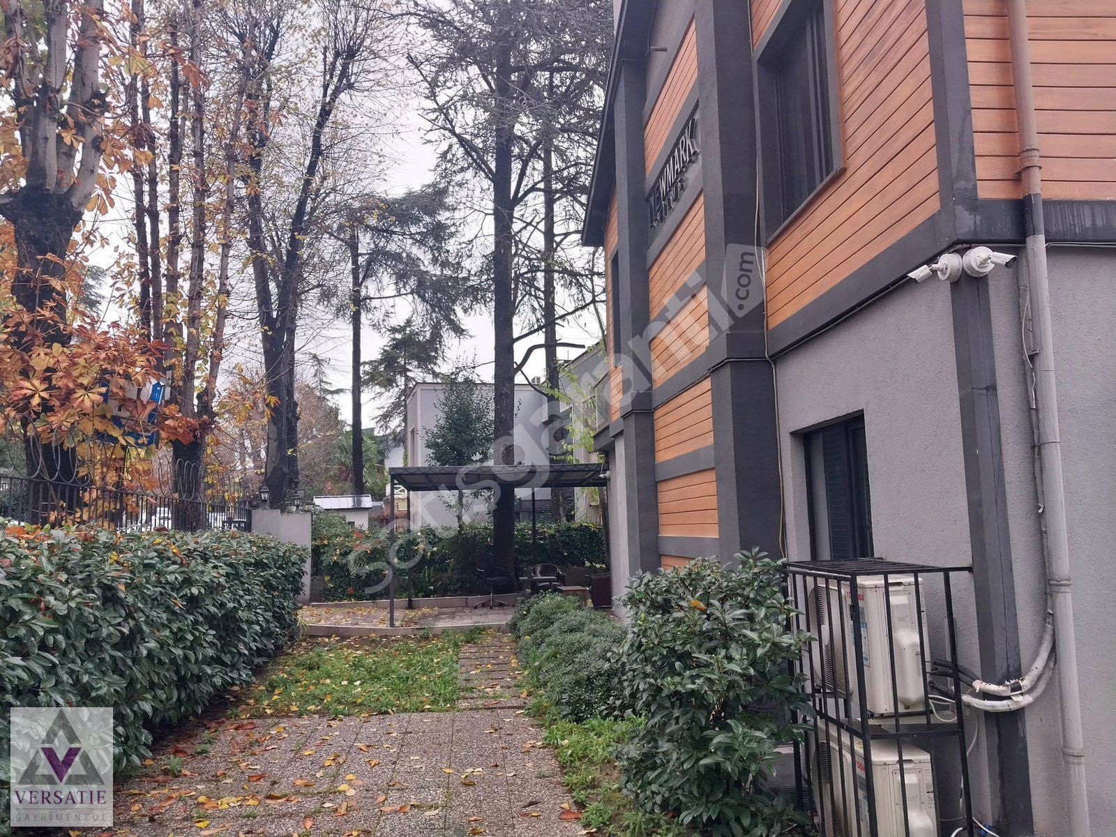 LEVENT'TE 650m KULLANIMLI OZEL OTOPARKLI PRESTİJLİ VİLLA