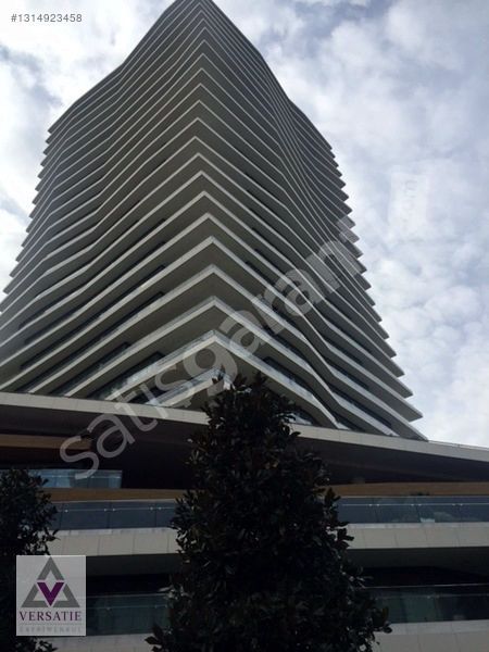 Zorlu Center Terasevler'de Geniş & Prestijli 300 m2 Kiralık Ofis
