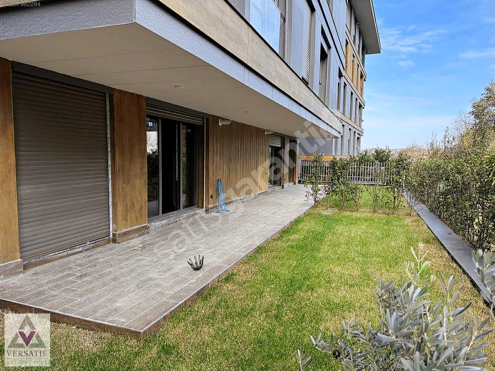 Versatie'den Çengelköy Nefes Sitesinde Satılık 1+1 Bahçe Katı