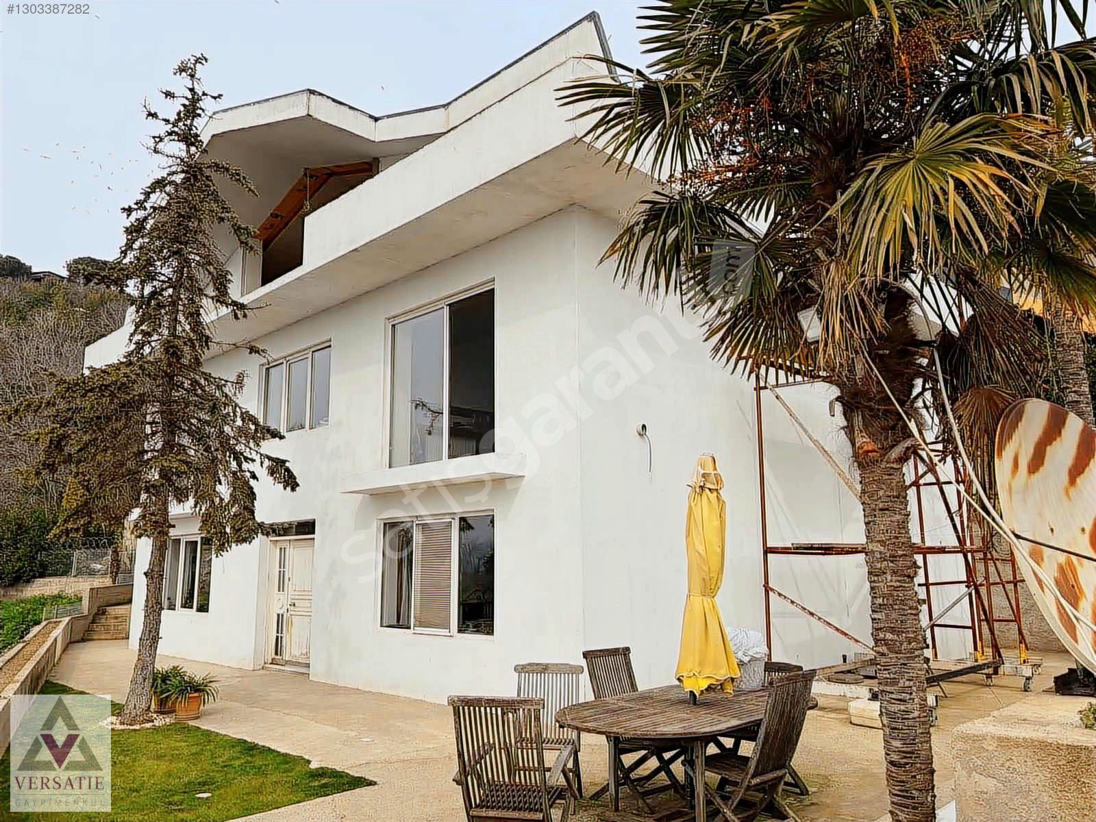 Beykoz'da Satılık 1104m2 Arsa İçinde 2. Derece Tarihi Eser