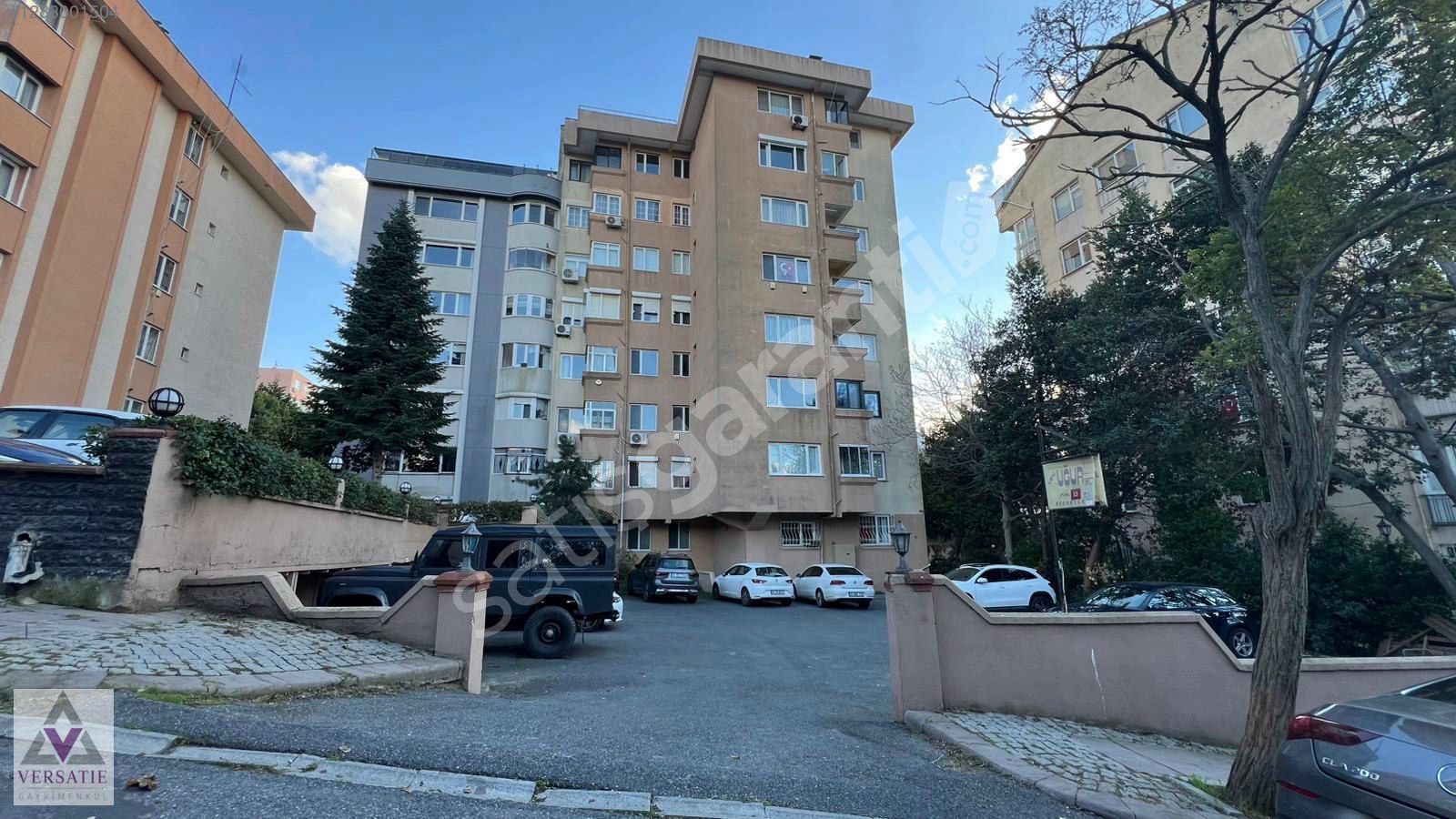ULUS MERKEZİ KONUMDA OTOPARKLI 3+1 SATILIK DAİRE TEK YETKİLİ