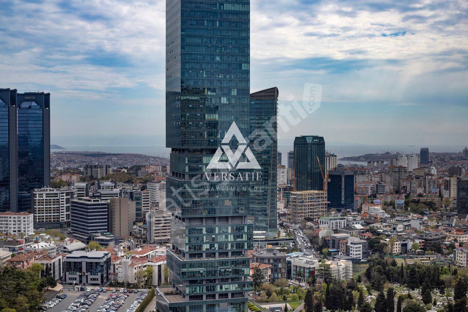 Levent Metrocity'de Boğaz Manzaralı 4.5+1 Satılık Daire