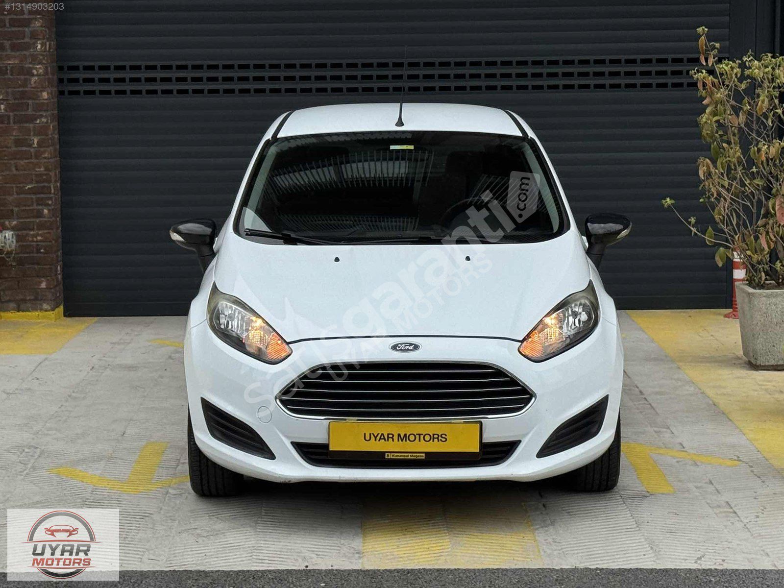 2013-FİESTA-BENZİNLİ-DEĞİŞENSİZ-TRAMERSİZ-123.000KM-MAKYAJLIKASA