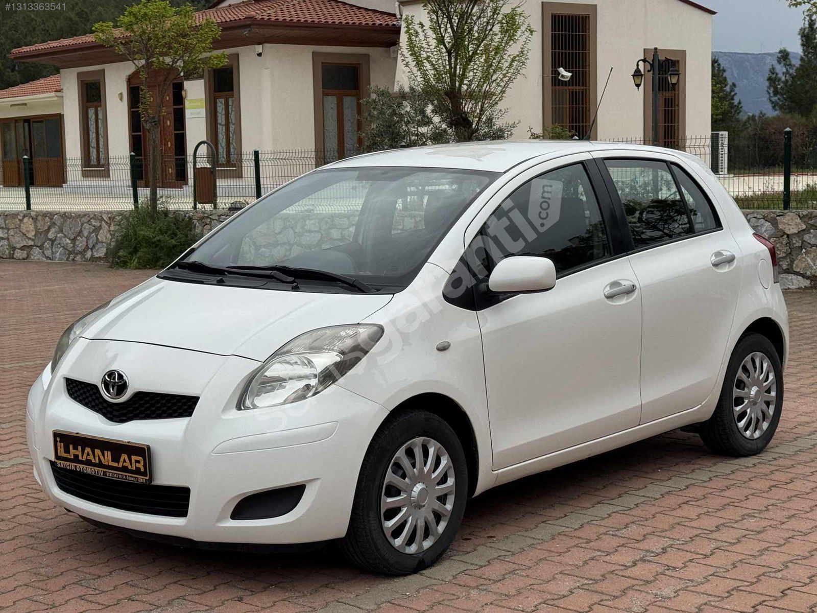 TOYOTA YARIS
