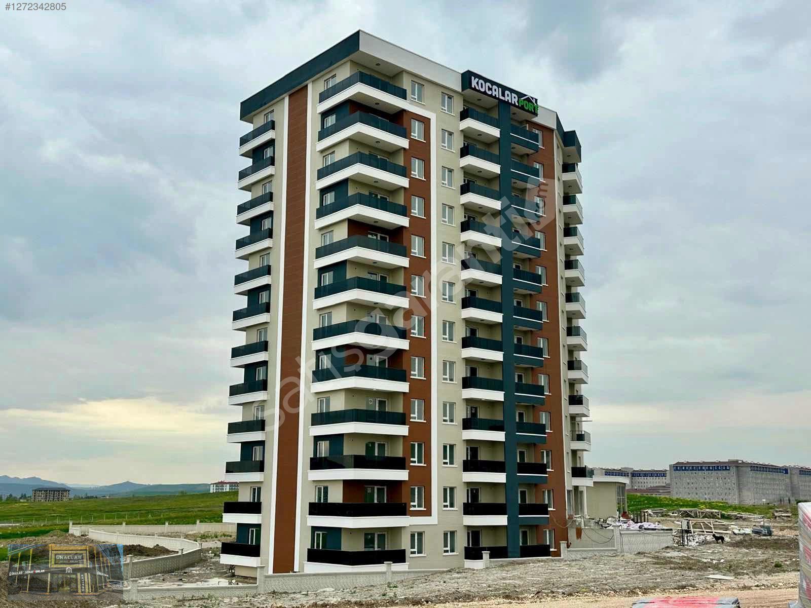 ESENBOĞA'DA ÜNİVERSİTE GİRİŞ KAPISINDA SATILIK 1+1 DAİRELER