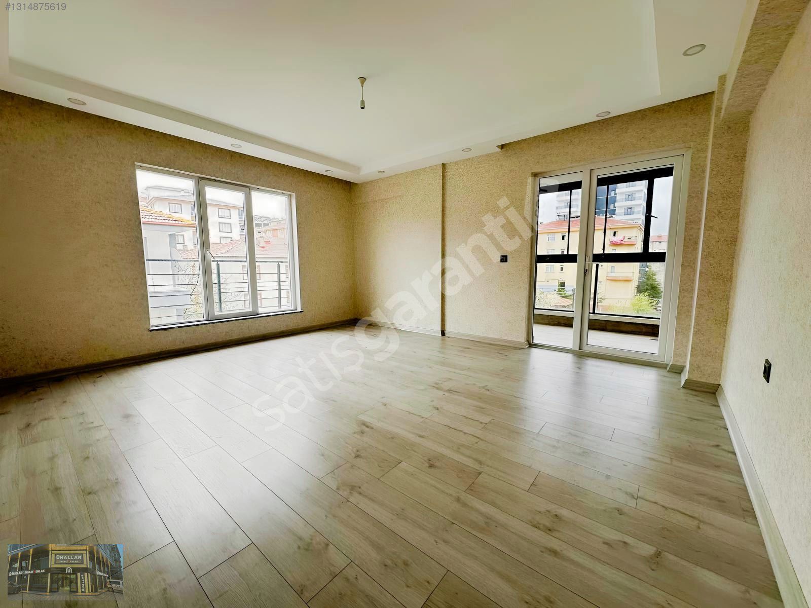 CADDE ÜZERİNDE ARAKAT 3+1 EBEVEYN B+GİYİNME O+KİLERLİ SÜPER DAİR
