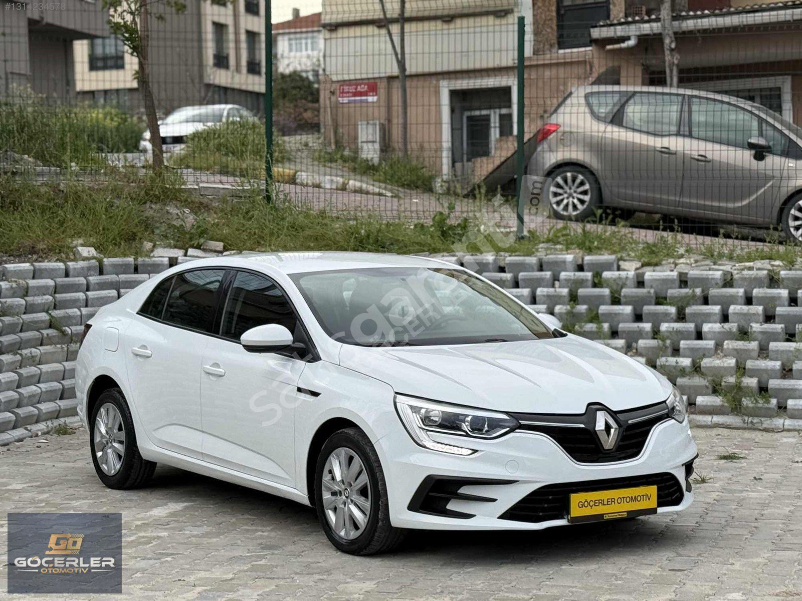 GÖÇERLER'DEN 2022 MODEL RENAULT MEGANE 100.000 KM DE OTOMATİK