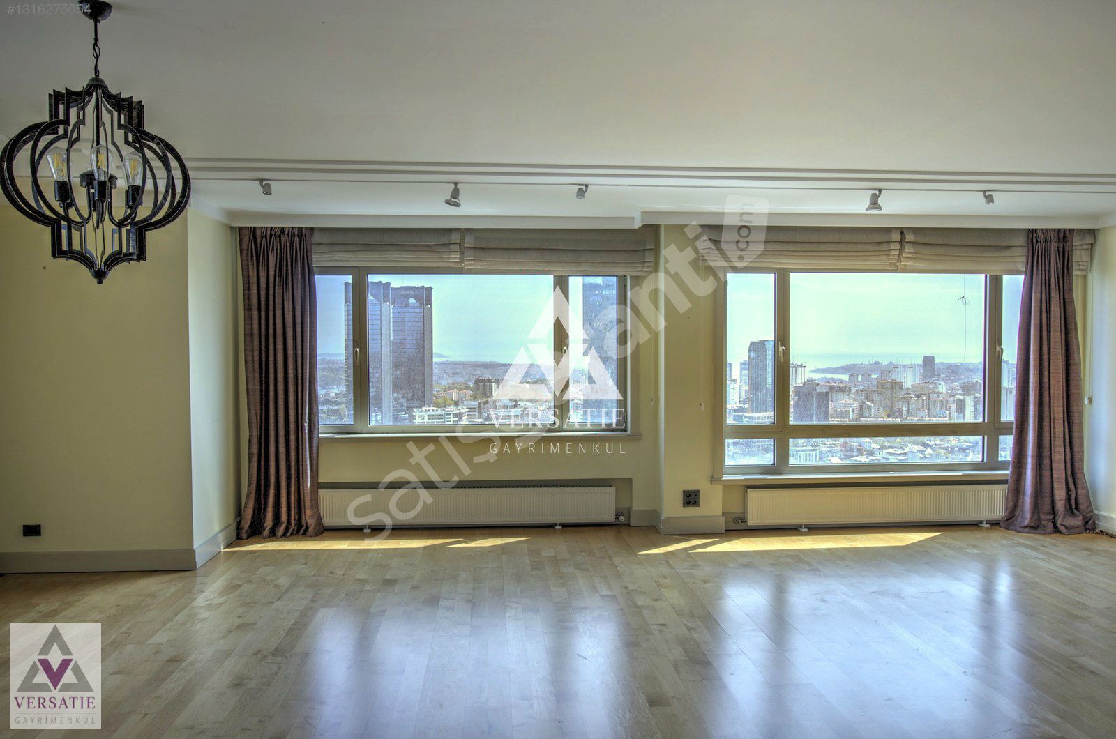 Levent Metrocity'de Boğaz Manzaralı 4.5+1 Satılık Daire