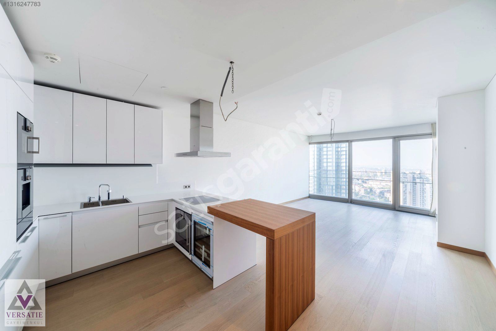 Zorlu center Çok Acil Satılık 170 m2 tek yetkiliyiz