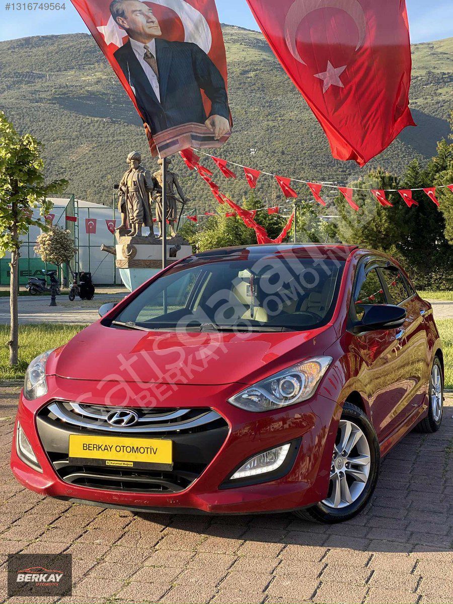 BERKAY OTOMOTİV HYUNDAİ İ30 1.6 CRDİ CAM TAVAN FUL+FULL