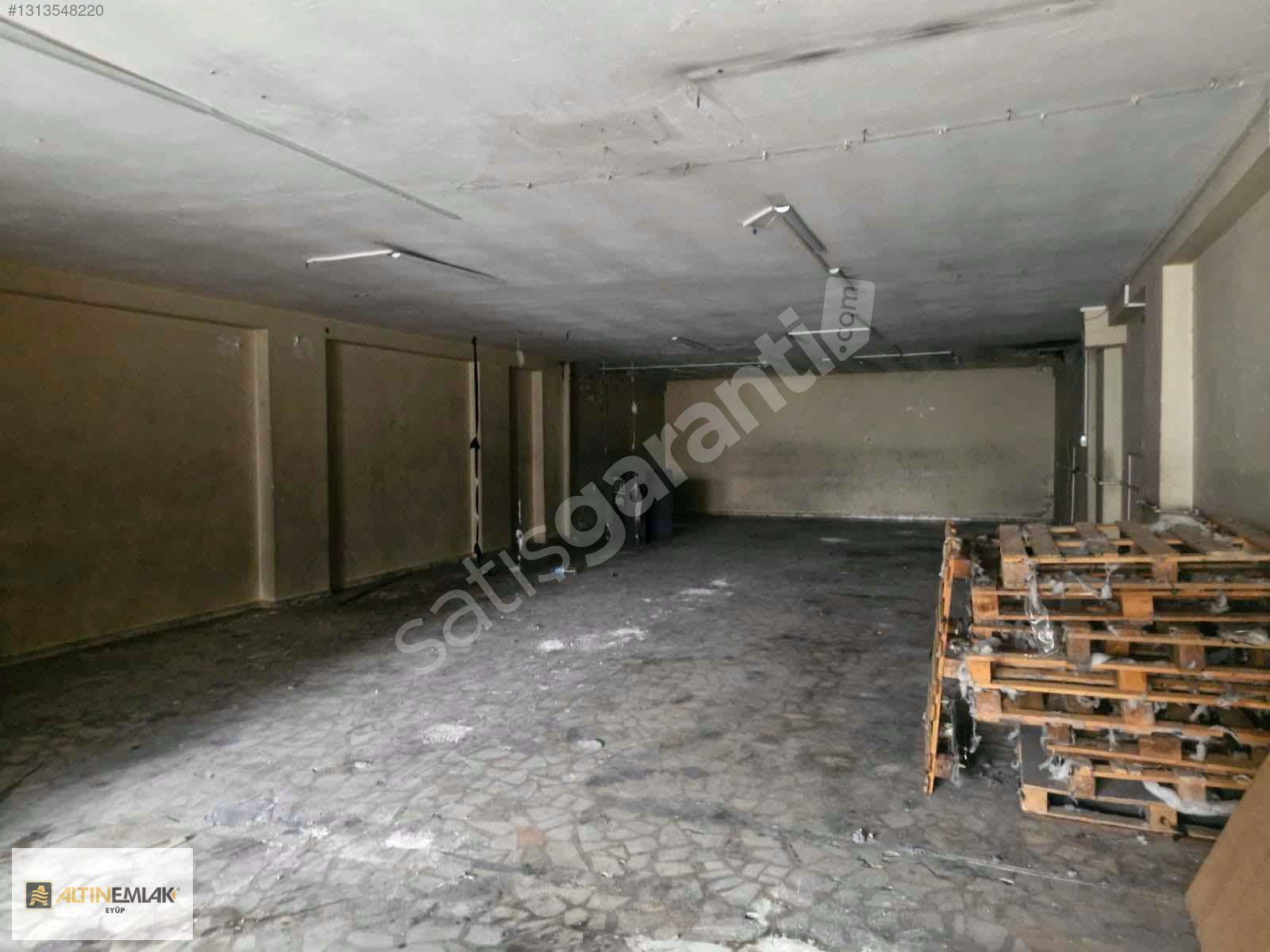 Bayrampaşa'da Kiralık 220m² İmalathane - Karaer İş Merkezi