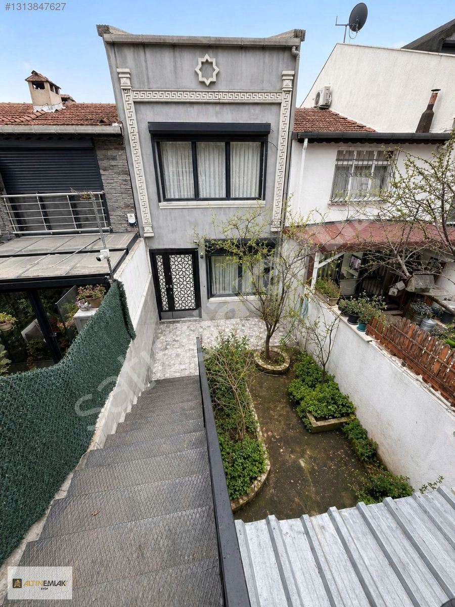 EYÜPSULTAN TOPÇULARDA SATILIK MÜSTAKİL 4+1 TRİPLEKS VİLLA
