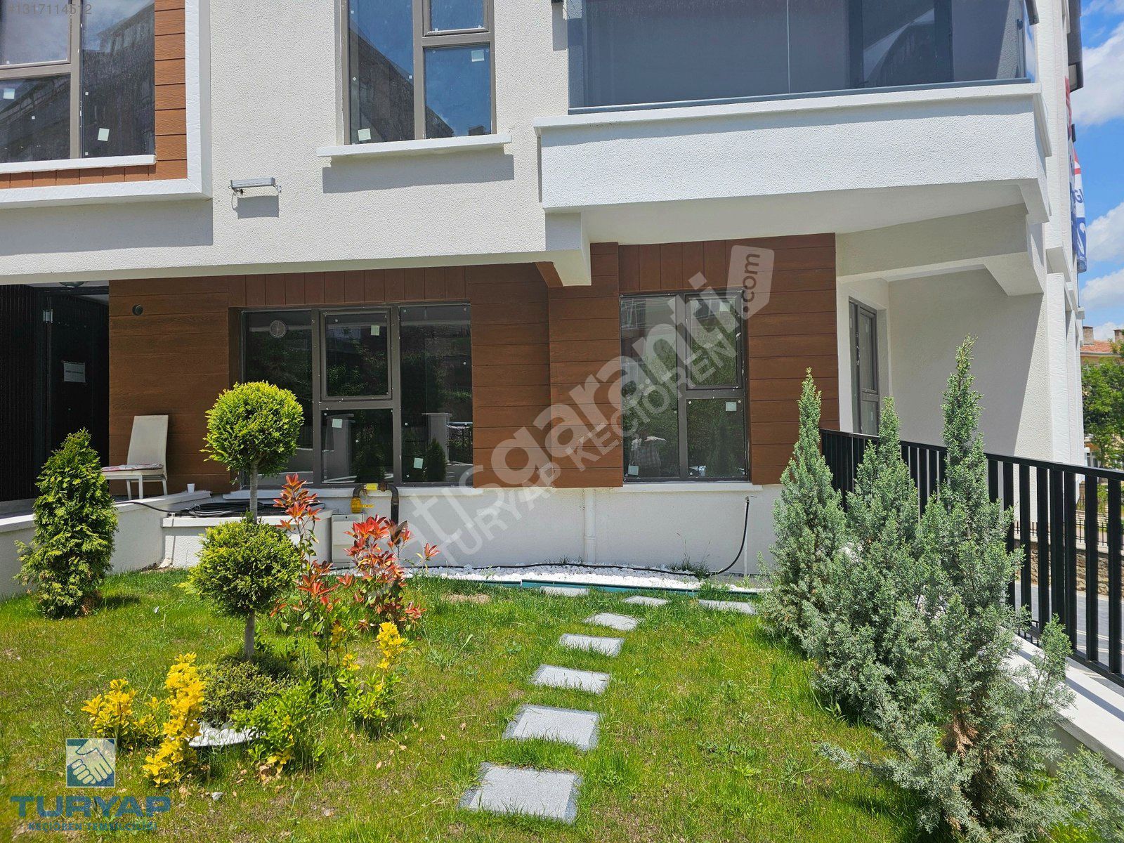 TEPEBAŞI MERKEZİ KONUMDA GÜNEY CEPHE ASANSÖRLÜ YENİ NESİL 2+1