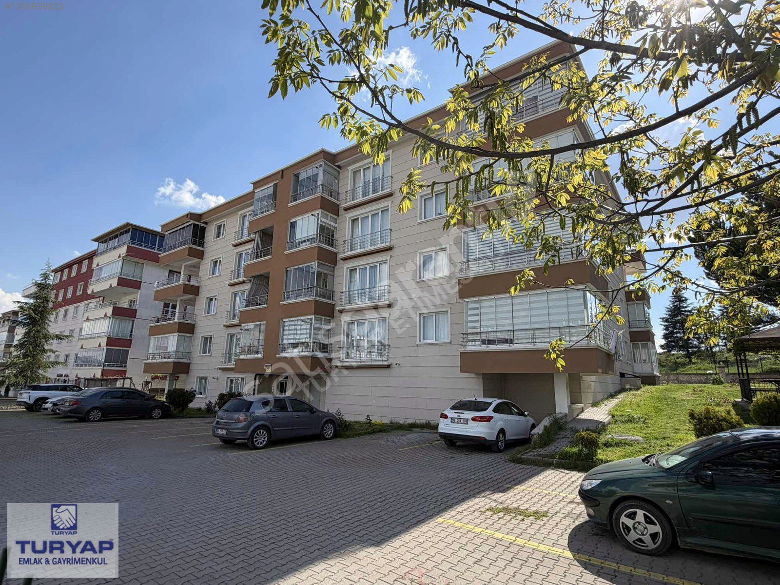 Elvan'da Cadde Üzeri Köşe Başı Satılık 3+1 Daire Turyap'tan