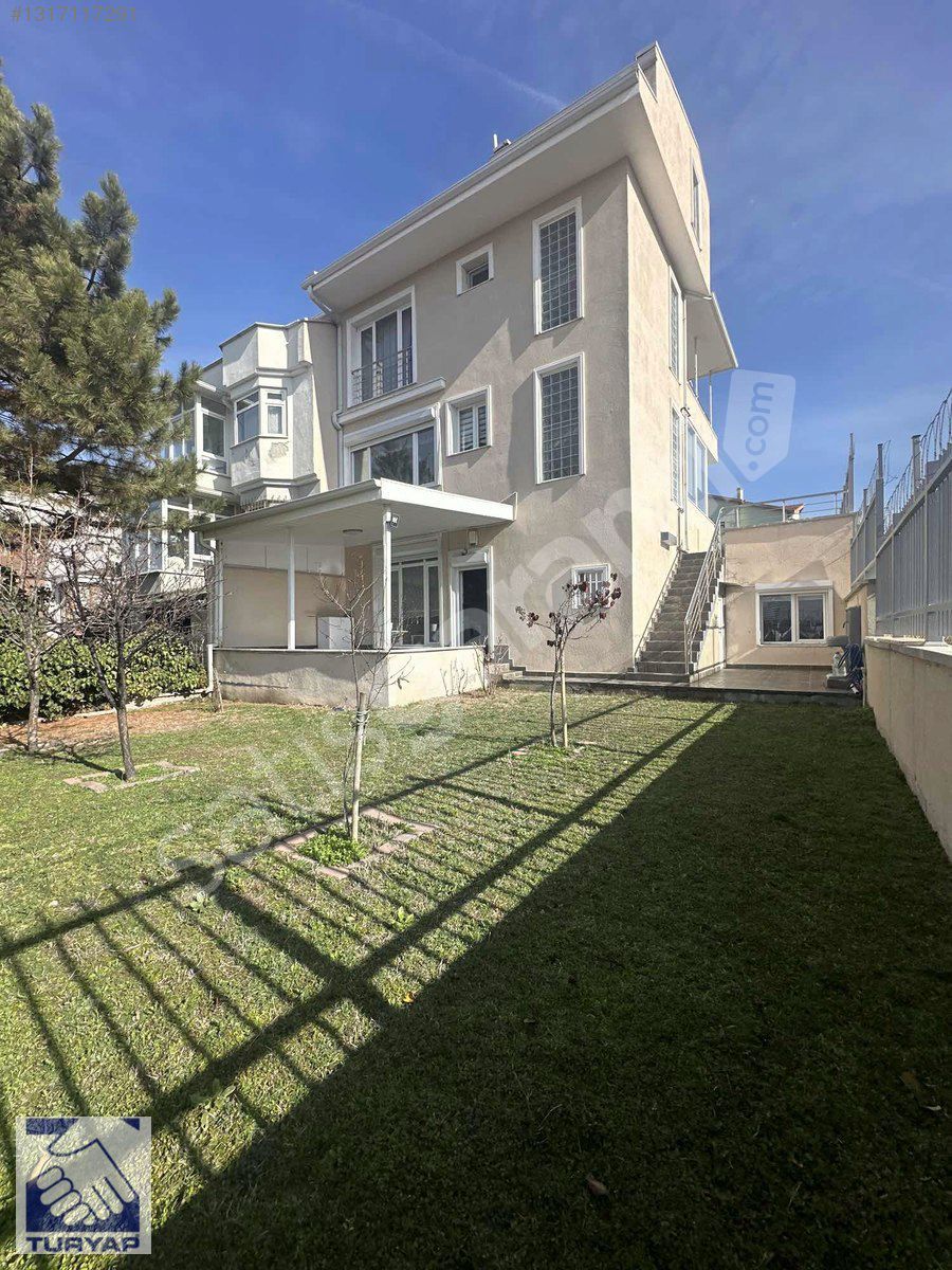 Çayyolu İlko Sitesinde Önü Açık Manzaralı, Özel Yapım Villa