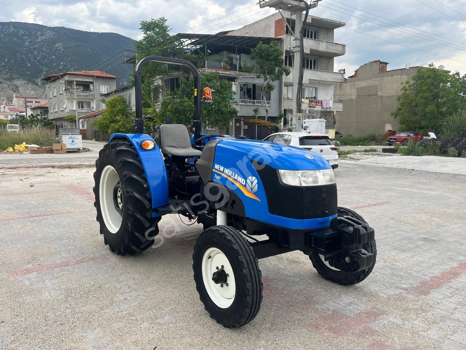 2011 MODEL NEW HOLLAND T480